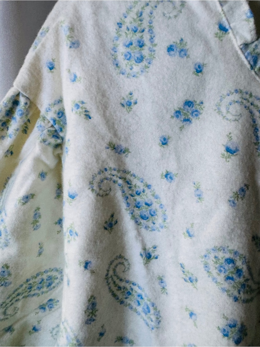 Laura Ashley Vintage White & Blue Paisley 100% Cotton Flannel Nightgown Size XL - Picture 5 of 10